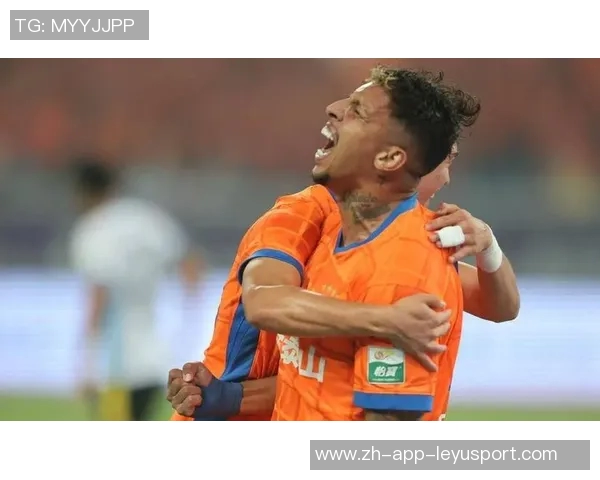 克雷桑分享进球庆祝照坚持不懈是成功的必经之路